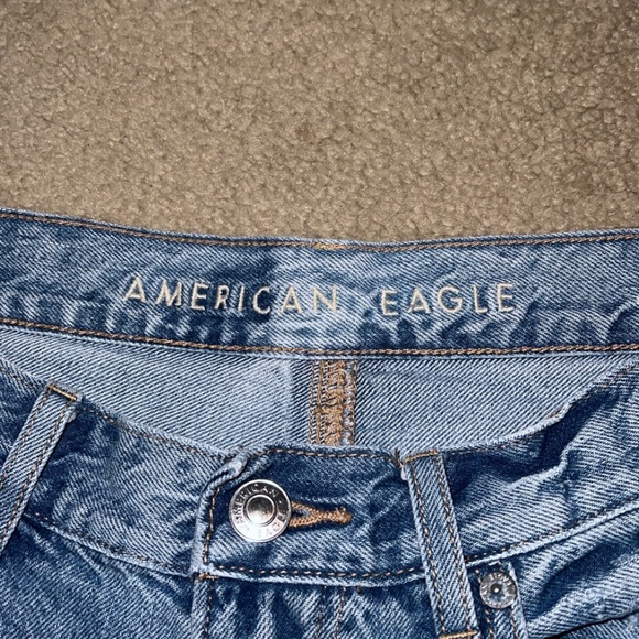 American Eagle Outfitter’s Mom Jeans high rise - Picture 6 of 8